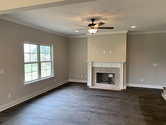 4th image of 309 Katherine Grace Dr
