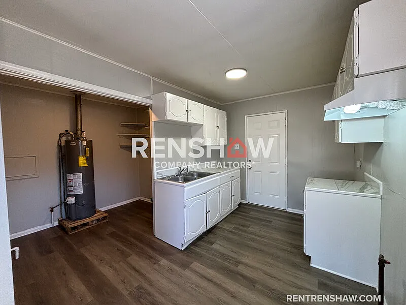 3 bed, 1.0 bath, 900 sqft, $750 — Photo 4