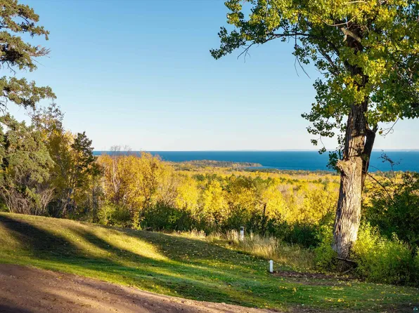 5751 Bergquist Rd, Duluth, MN 55804