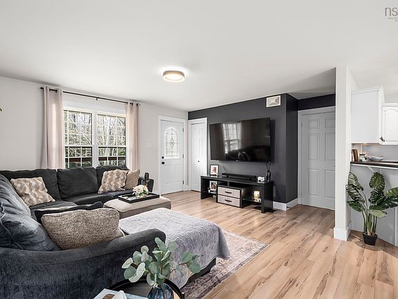 4th image of 40 Burgess Rd