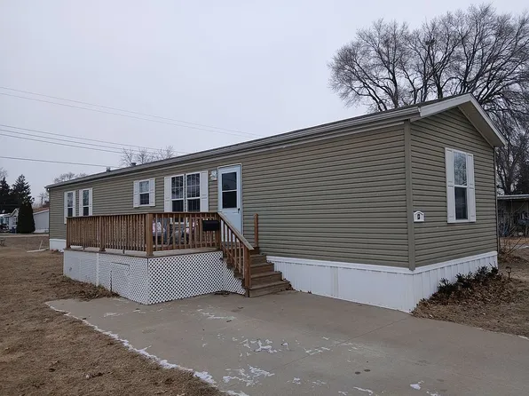 13 Cedar Heights Ct, Camanche, IA 52730