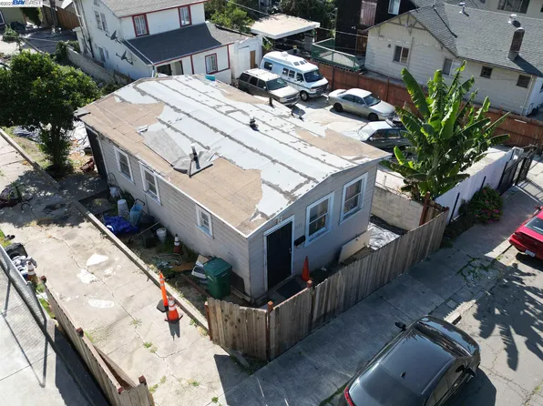3135 E 27th St, Oakland, CA 94601