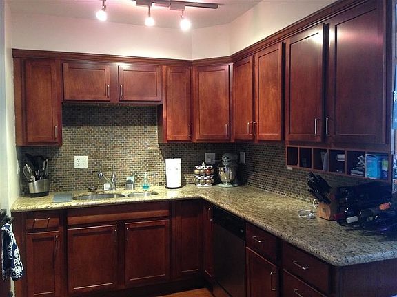 3rd image of 4934 Walnut St
