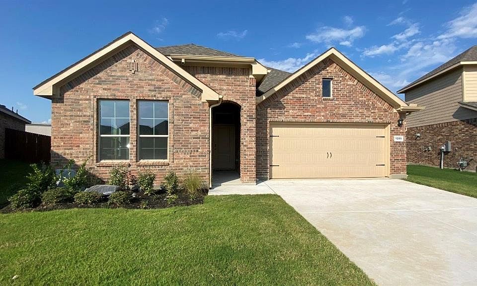 Front Elevation - D.R. Horton''s Lexington floor plan elevation H-All Home and community information, including pricing, included features, terms, availability and amenities, are subject to change at any time without notice or obligation. All Drawings, pictures, photographs, video, square footages, floor plans, elevations, features, colors and sizes are approximate for illustration purposes only and will vary from the homes as built.