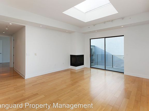 4th image of 550 18th St APT 302