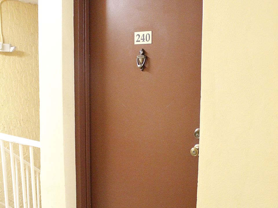 2nd image of 13700 SW 62nd St APT 240