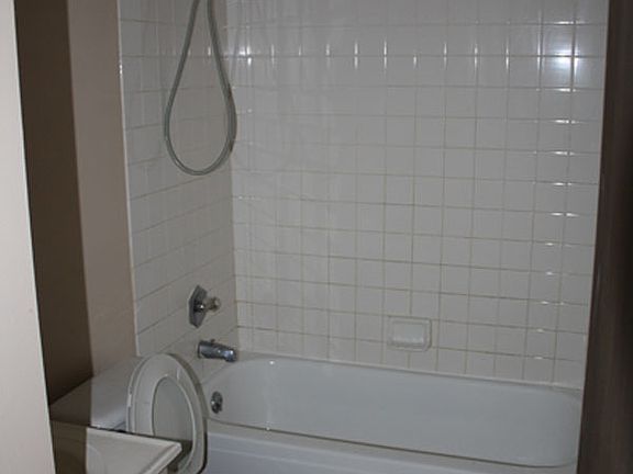 3rd image of 106 Crescent Dr #11247580