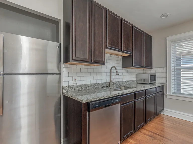 1555 Tamm Ave #B — Photo 9