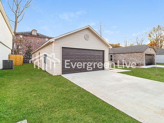 2nd image of 10916 Mason Dr
