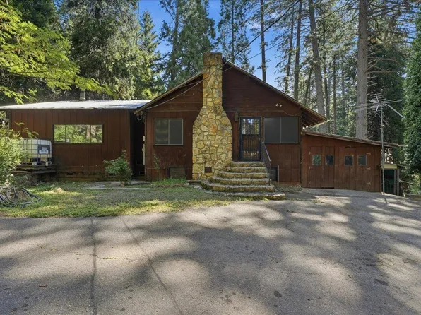 5686 Pony Express Trl, Pollock Pines, CA 95726