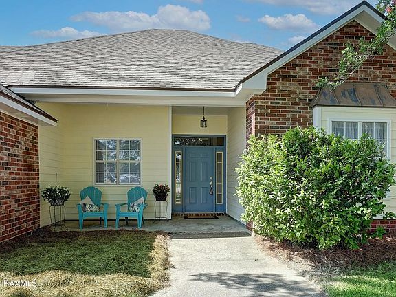 4th image of 208 Huckleberry Dr