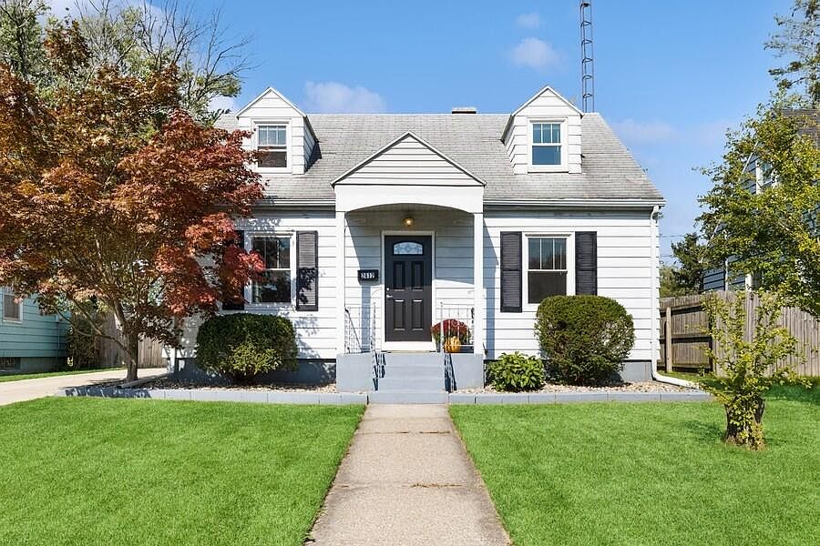 1st image of 2412 Langley Ave