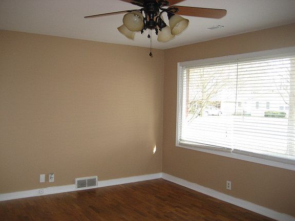 5th image of 402 W Virginia St