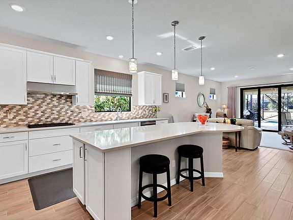 5th image of 5021 Monroe Circle