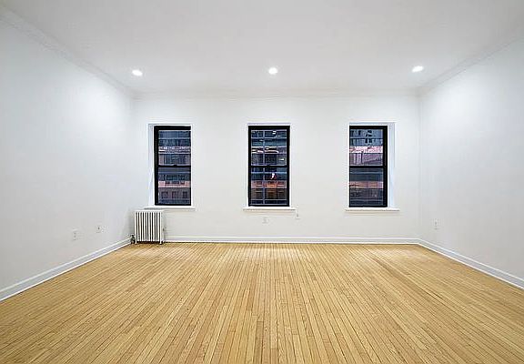 2nd image of 38 E 58th St #5W