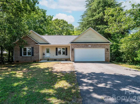 1919 2nd Ave SW, Hickory, NC 28602
