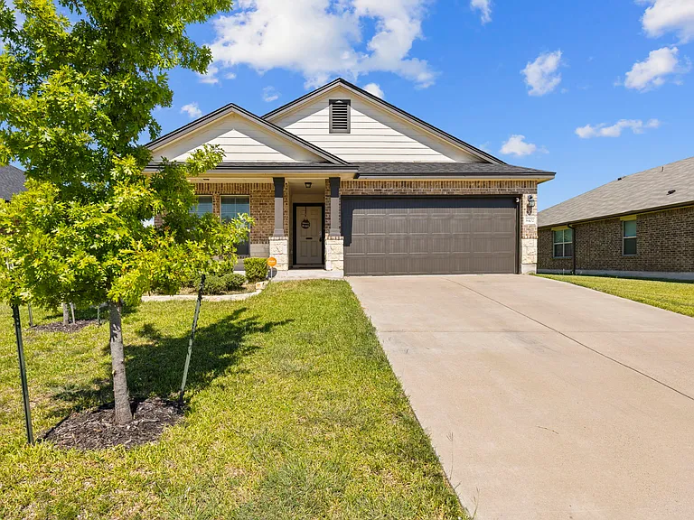 8402 Pleasant Trail Dr — Photo 37