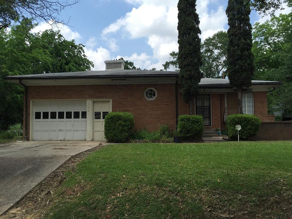 1st image of 102 E Wilkinson St