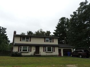 34 Cedar St, Hudson, NH 03051