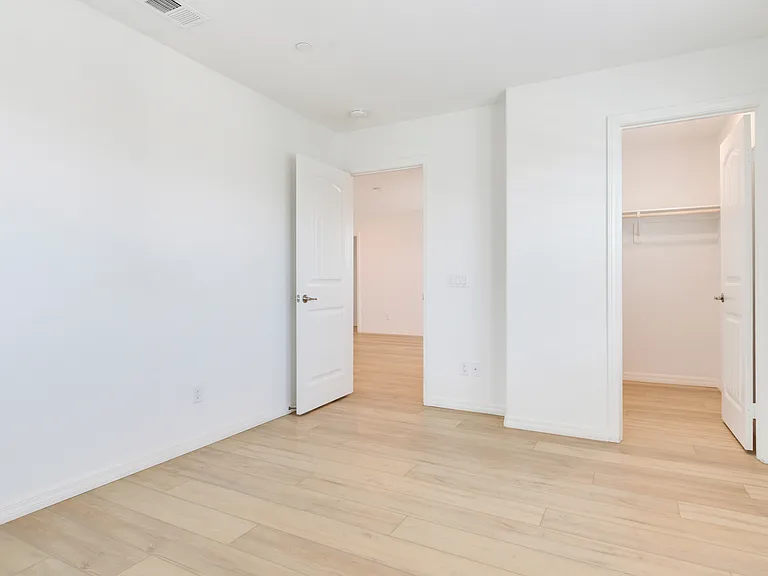 26337 Seville Ln — Photo 19