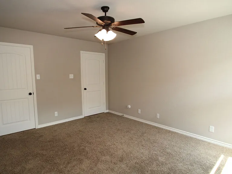 902 Clanton Cv — Photo 27