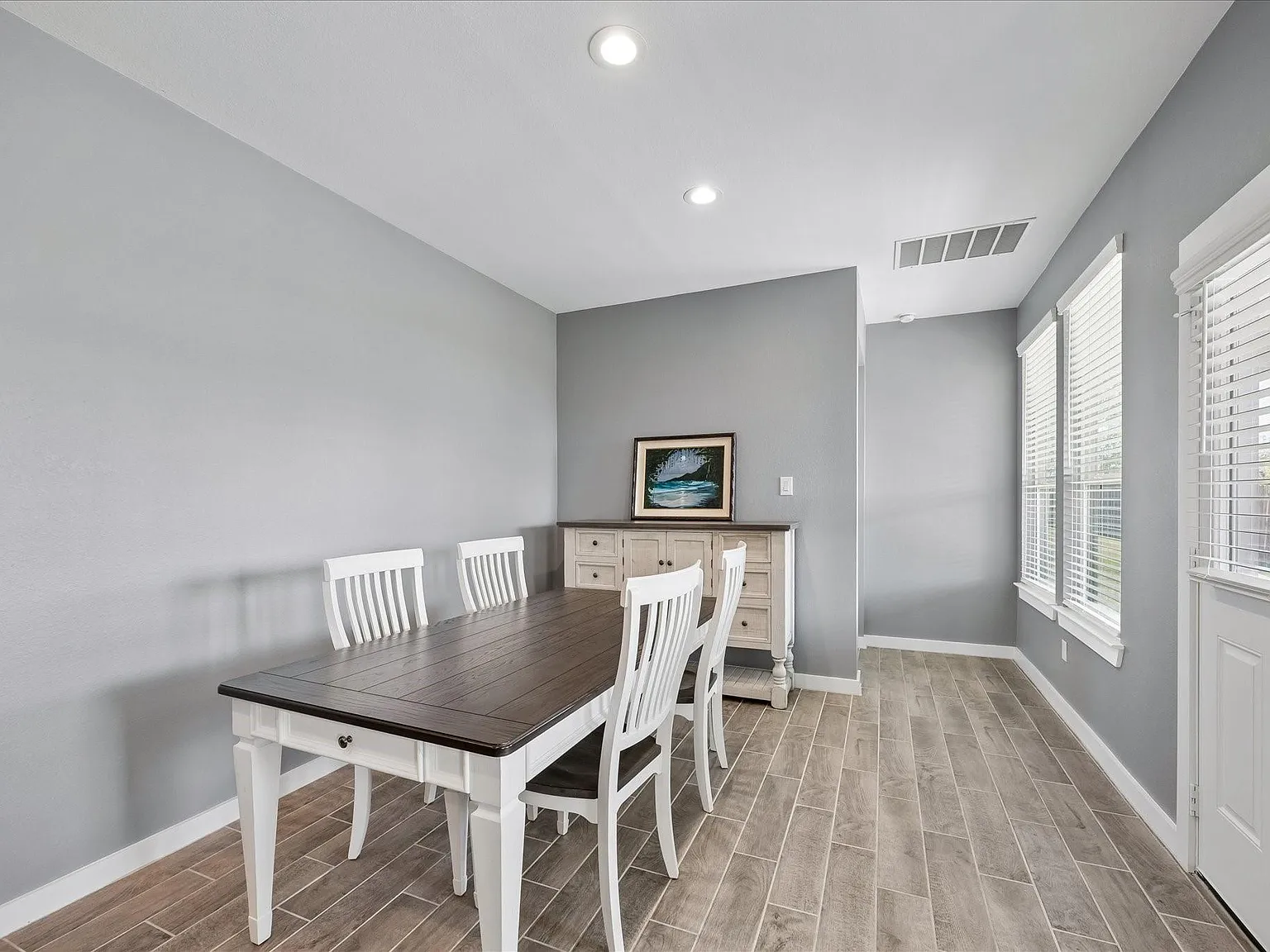 4 bed, 1869 sqft, $2,300 — Photo 4