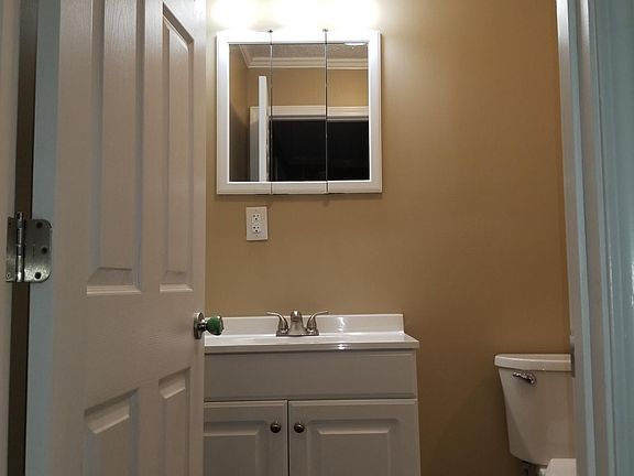 5th image of 184 Parkway Dr