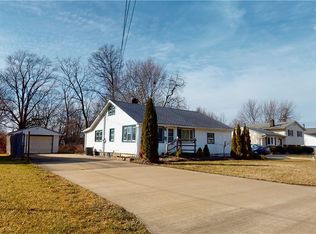 5816 Lake Rd, Mentor, OH 44060
