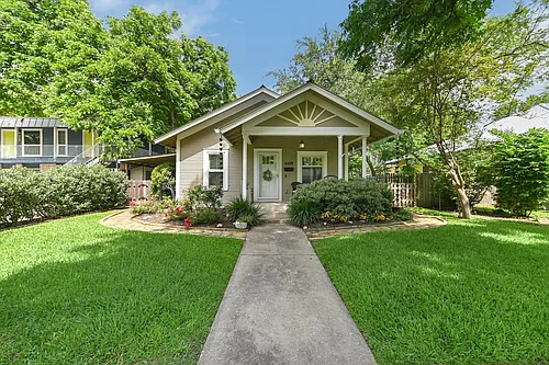 4408 Avenue C Photo 1