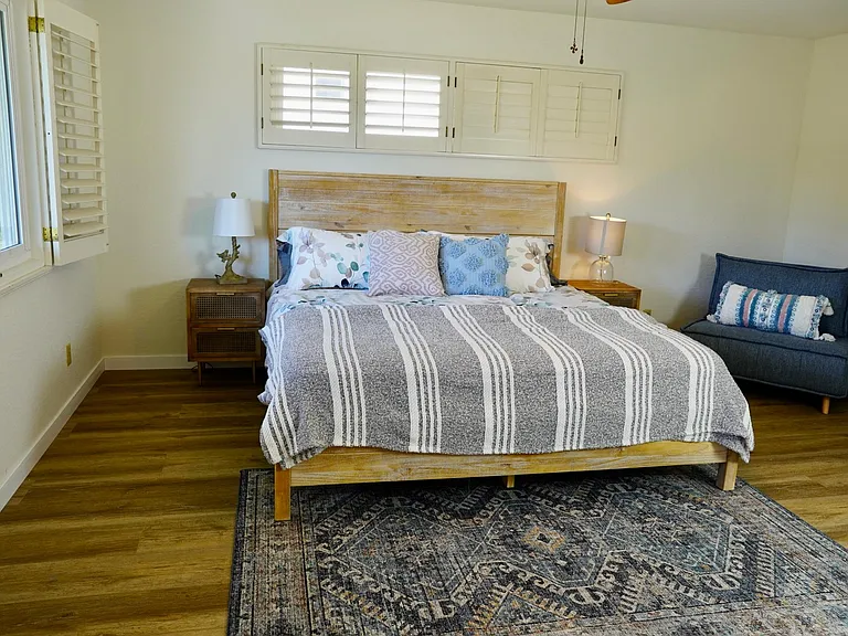 944 Cypress Dr — Photo 6