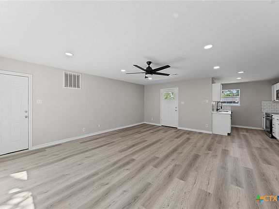 5th image of 607 Carlisle Ave