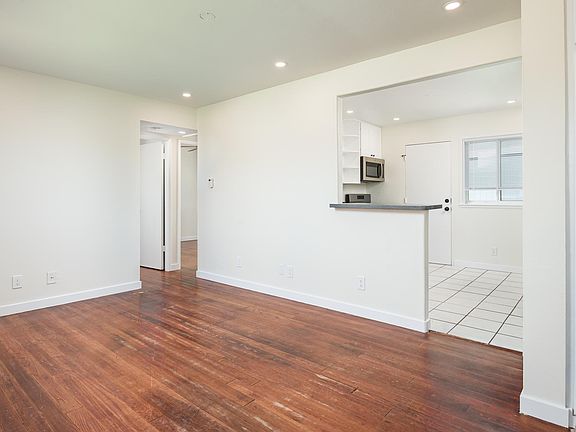 4th image of 452 W Los Angeles Dr #452