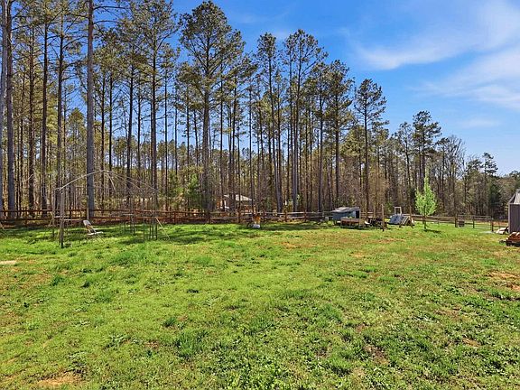 5th image of 1429 Ball Park Rd