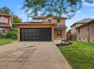 11 Sedona Ct, Hamilton, ON L9B 2R1