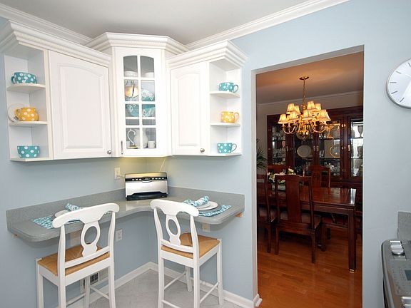 Breakfast nook area