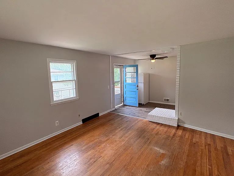 207 N Stark St #209 — Photo 11