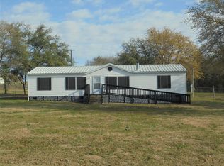 101 Salt Flat Ct, Springtown, TX 76082