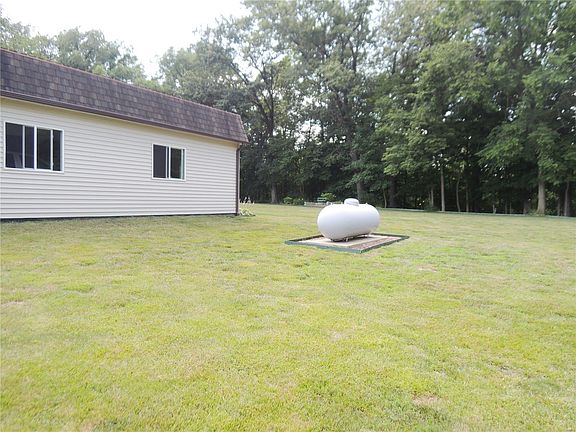 2nd image of 7 Fisher Ln