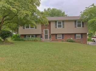 715 N Whispering Oak Cir, Powell, TN 37849