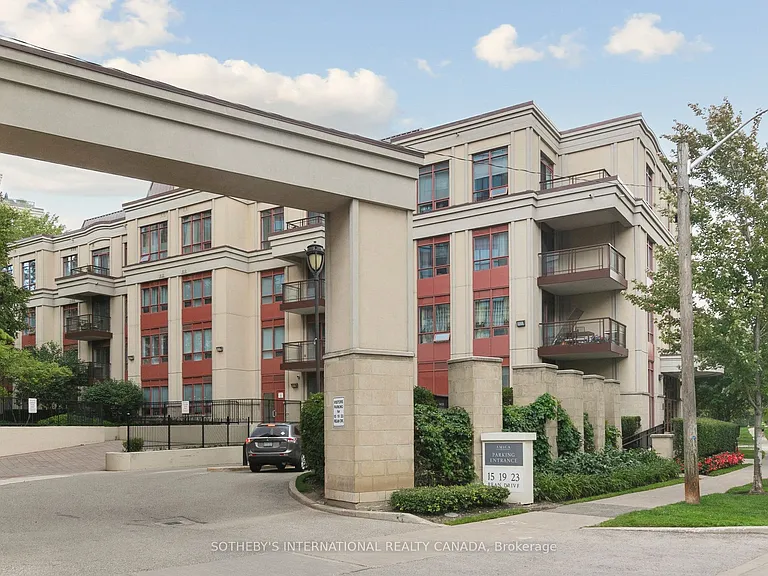 15 Rean Dr #102 — Photo 2