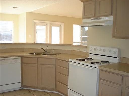 2nd image of 106 Bowling Green Dr