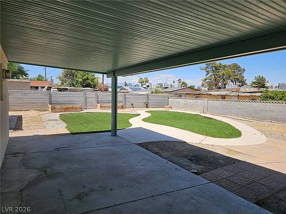 4th image of 1074 King Richard Ave