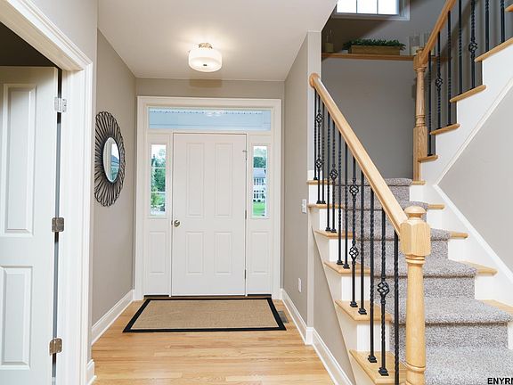 3rd image of 32 Claremont Dr