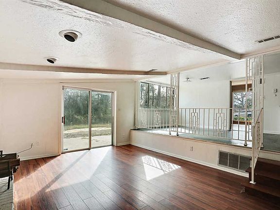 4th image of 1084 Lake Dockery Dr