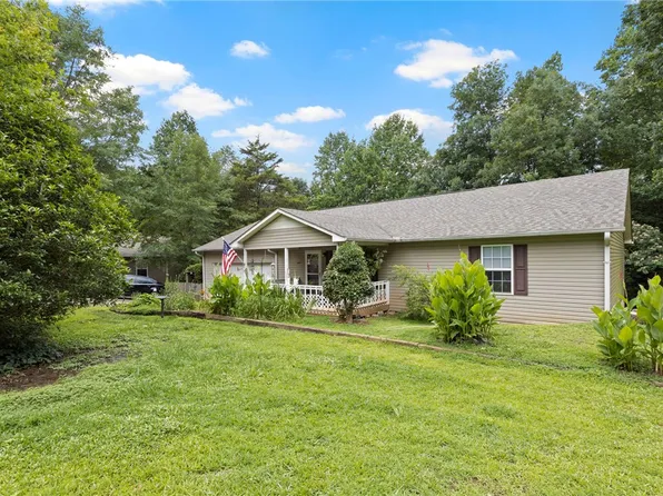 226 Orchard Ln, Seneca, SC 29672