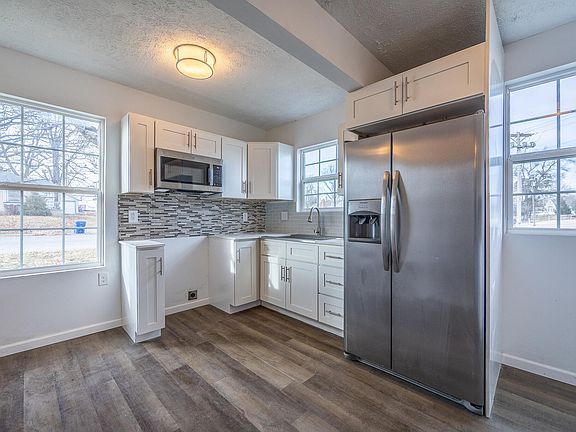 2nd image of 1113 Beverly Drive