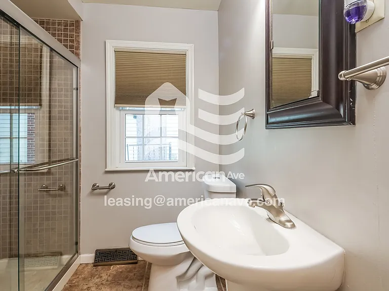 791572_010_main_bathroom_13855903.jpg