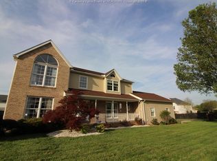 73 Shannon Dr, Hurricane, WV 25526