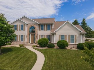 3324 Golden Eagle Rd, Bloomington, IL 61704