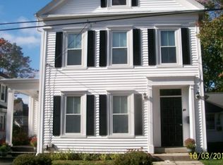 28 1/2 Winter St, Amesbury, MA 01913
